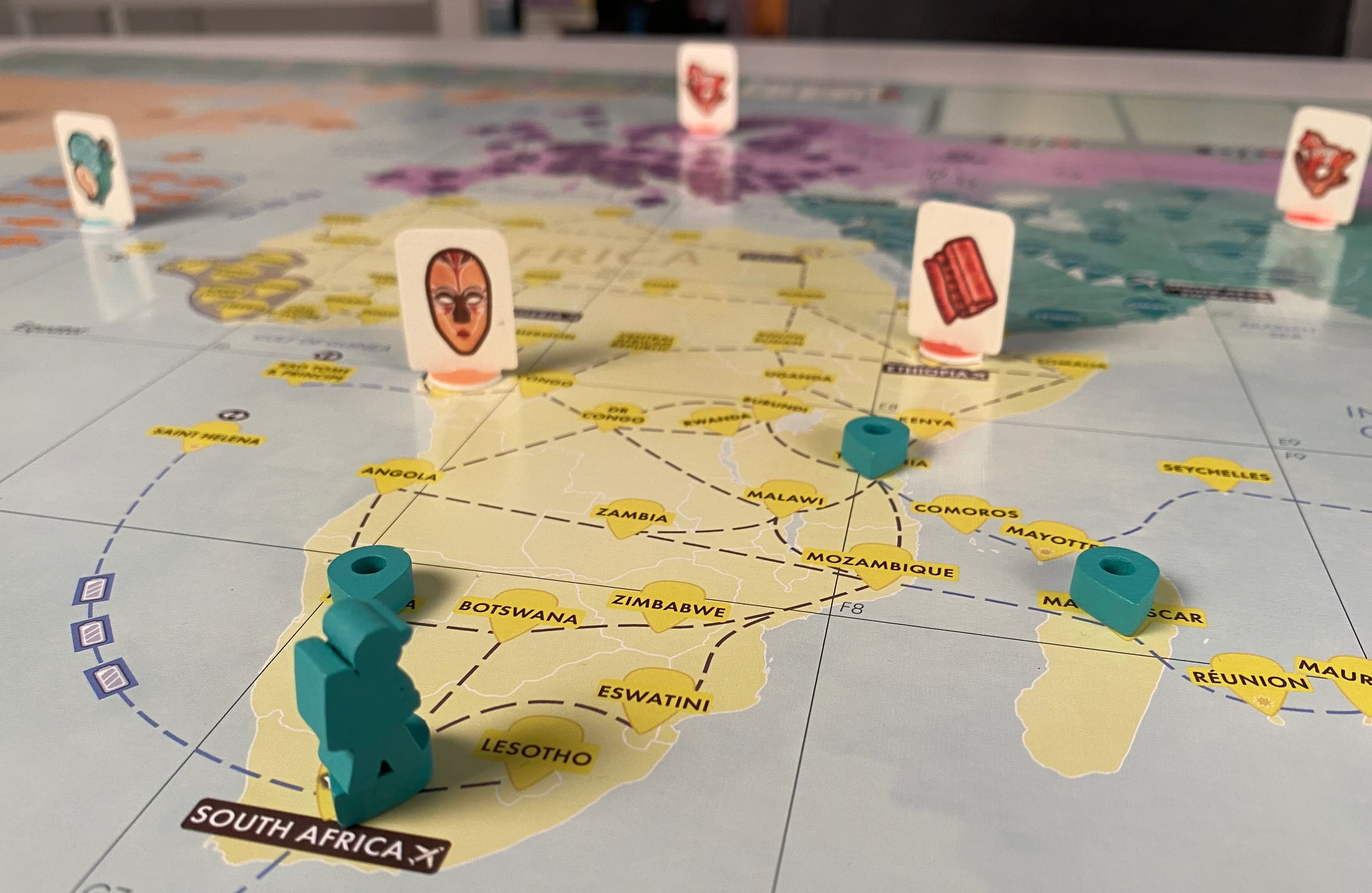 Atlas Explore the World Board Game - Image 3