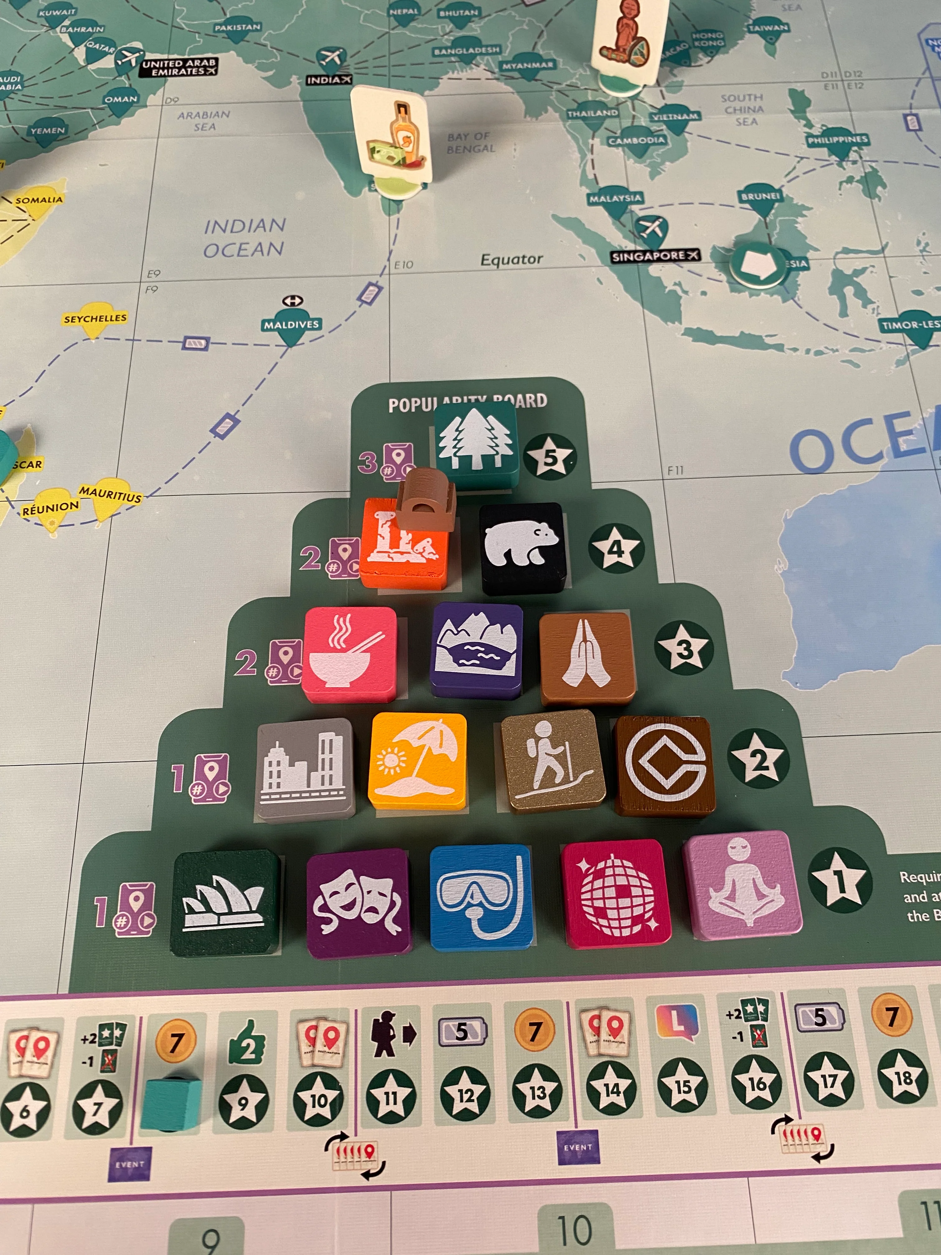 Atlas Explore the World Board Game - Image 8