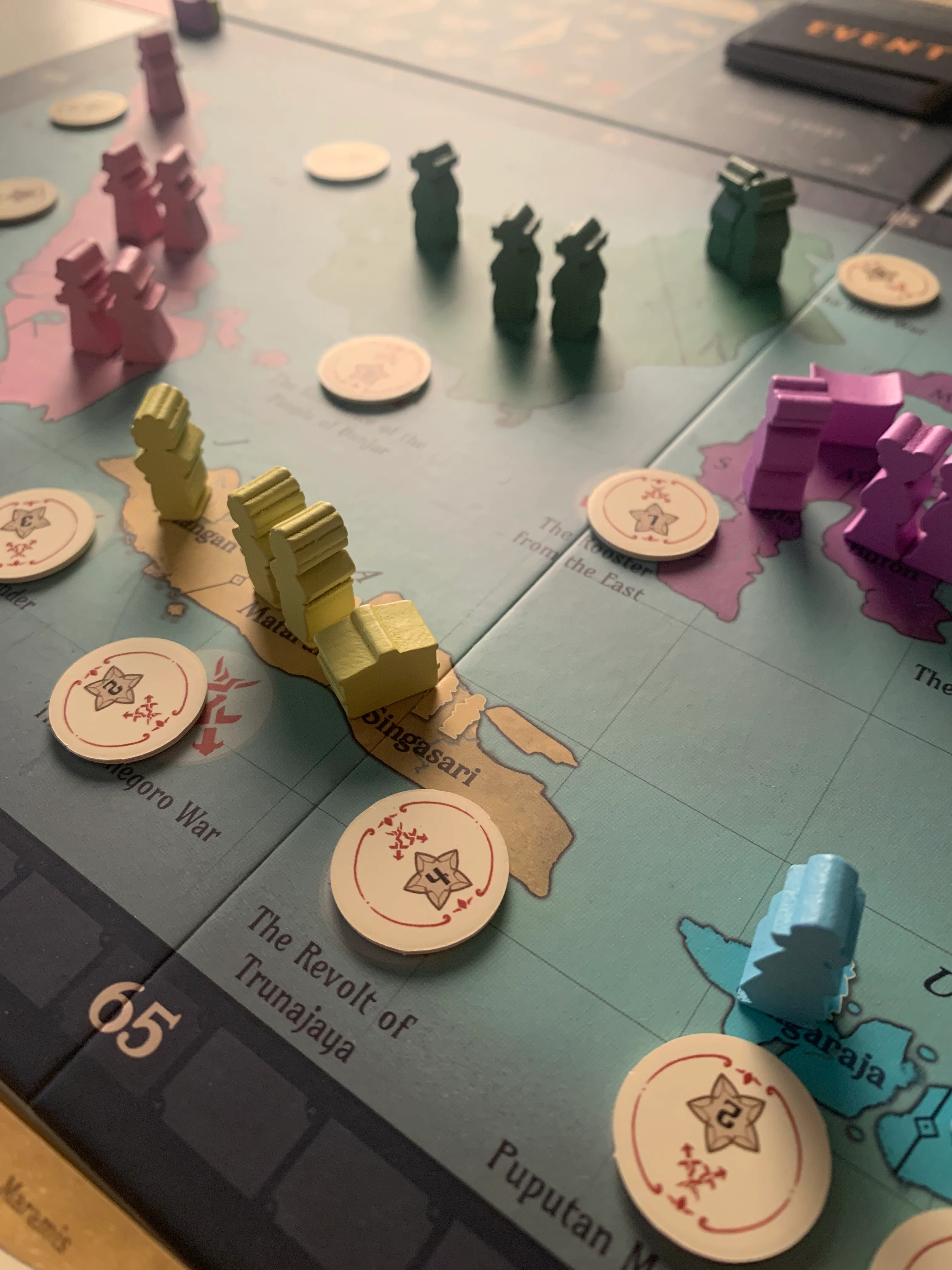 Kartini - From Darkness to Light Board Game - Image 14